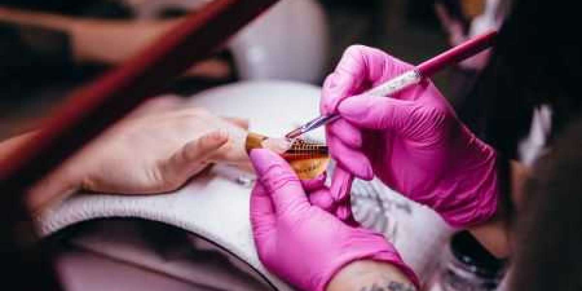 Importance of nail tech courses