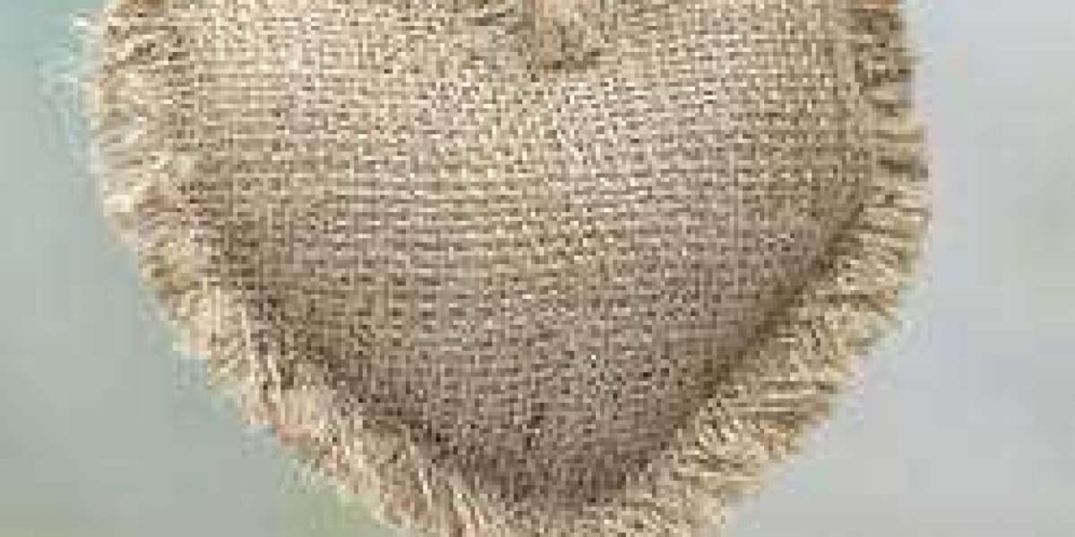 Choose the Right Sizes and Designs of Jute Christmas Tree Skirts Online