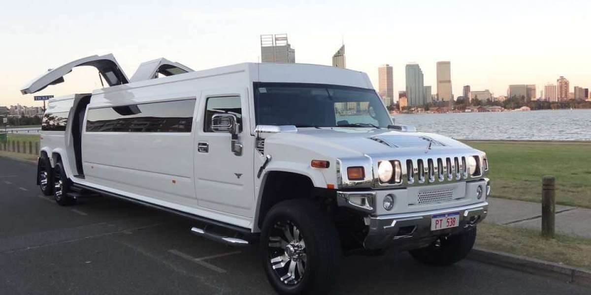 The Luxurious Charm of the 14-Seater Black Hummer Limo