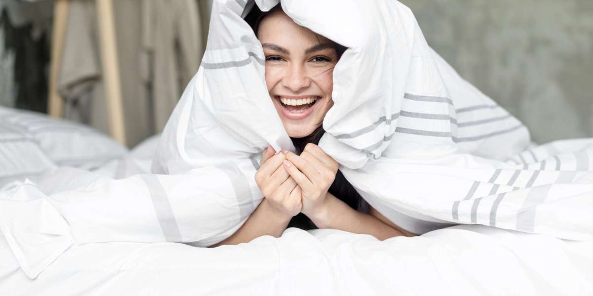 Duvets vs Comforters: Making the Right Bedding Choice for Every Season
