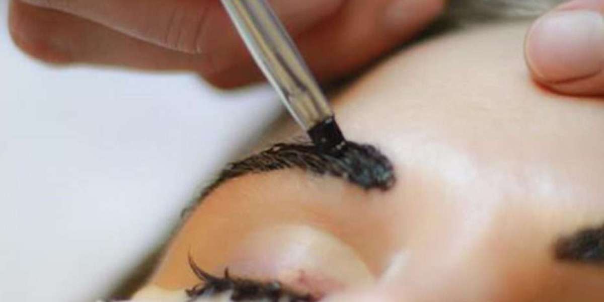 Debunking Common Misconceptions about Eyebrow and Eyelash Tinting: A Comprehensive Guide