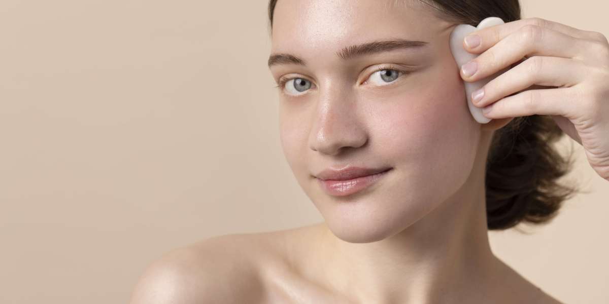 Oil-Free Beauty: The Essential Steps for Oily Skin Car