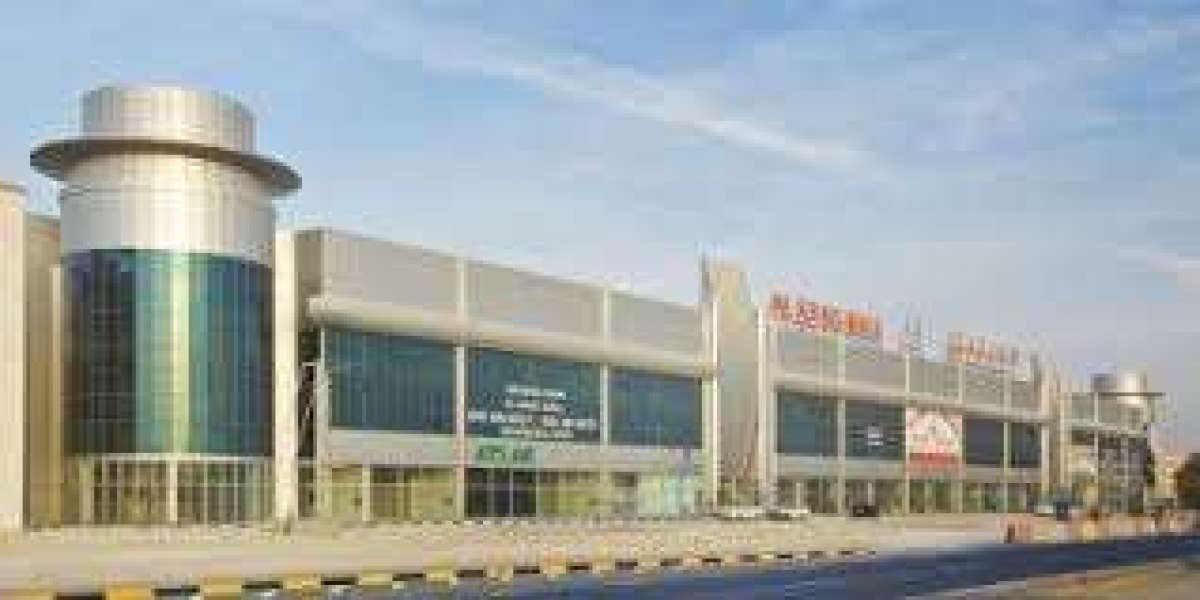 Exploring Al Khail Mall: Dubai's Hidden Gem