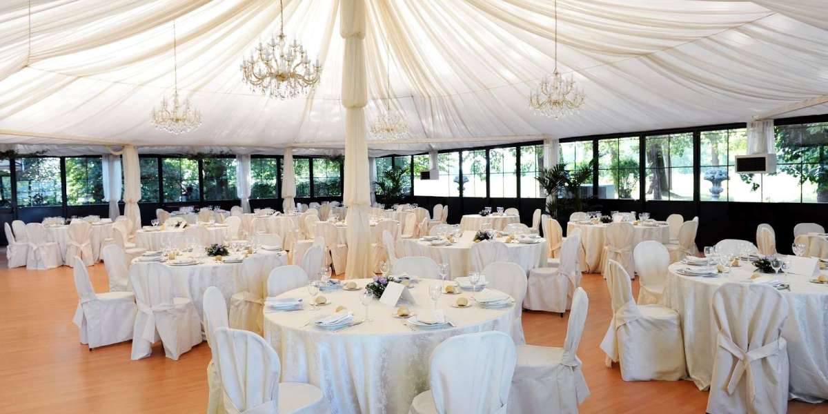 Why Function Venues with Outdoor Options Win Big in Autumn?
