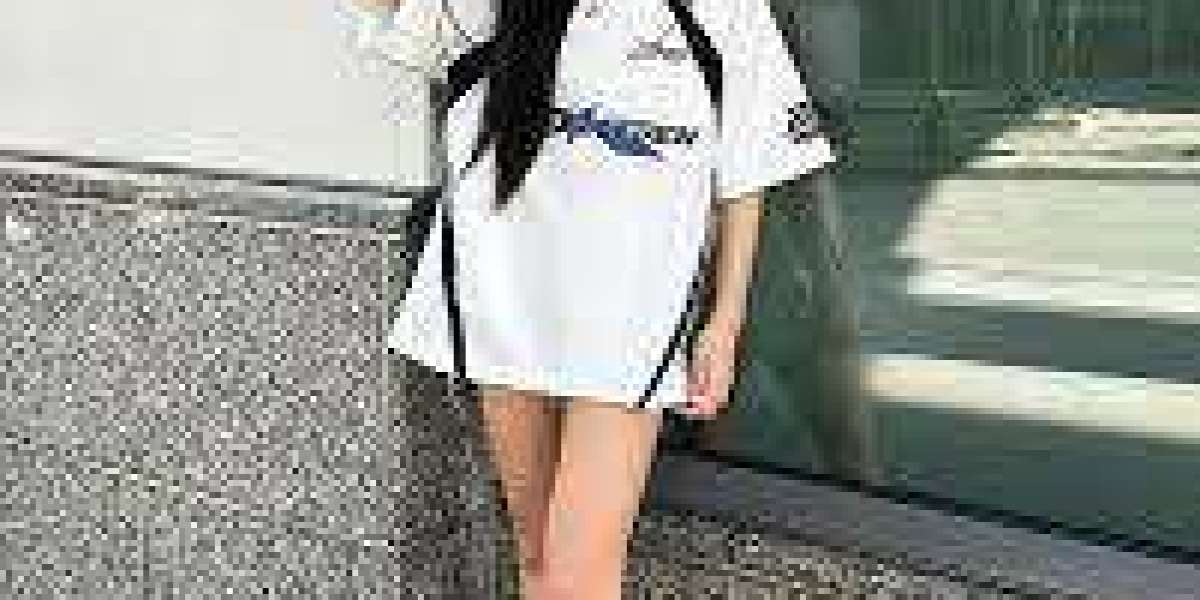 Akimbo Clothing: Redefining Streetwear with the Iconic Akimbo Hoodie