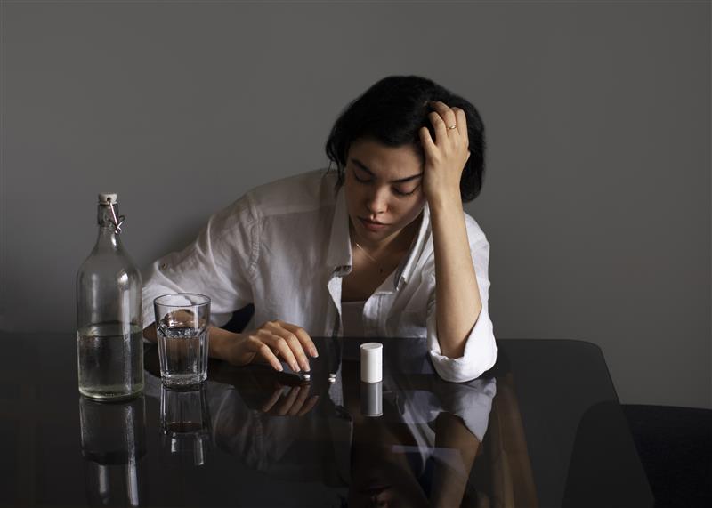 How Naltrexone Helps Treat Alcohol and Opioid Use Disorders- WebDoctors Online